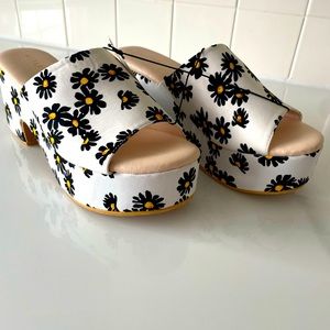 Altar’d State Clogs NWT